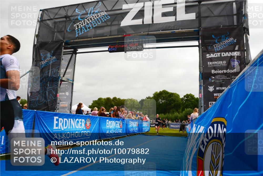 30.08.2026 - Elbe Triathlon Hamburg LAZAROV Photography http://msf.ph/oto/10079882 30.08.2026 10:59:23 Ziel 331, 418, 467 meine-sportfotos.de