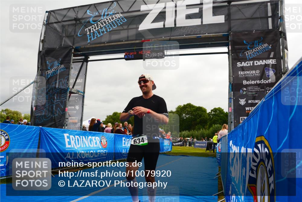 30.08.2026 - Elbe Triathlon Hamburg LAZAROV Photography http://msf.ph/oto/10079920 30.08.2026 10:59:53 Ziel 394, 634 meine-sportfotos.de