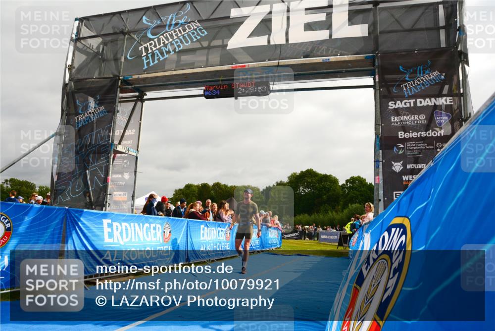 30.08.2026 - Elbe Triathlon Hamburg LAZAROV Photography http://msf.ph/oto/10079921 30.08.2026 11:00:05 Ziel 499 meine-sportfotos.de