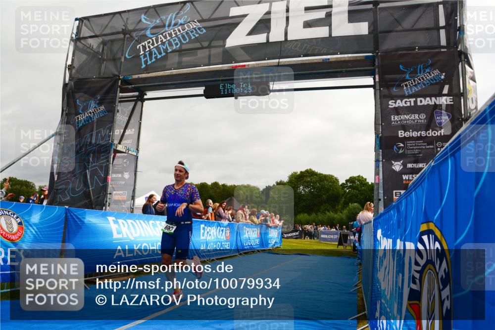 30.08.2026 - Elbe Triathlon Hamburg LAZAROV Photography http://msf.ph/oto/10079934 30.08.2026 11:00:26 Ziel 683 meine-sportfotos.de