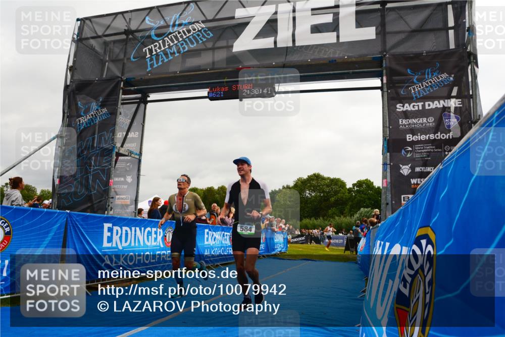 30.08.2026 - Elbe Triathlon Hamburg LAZAROV Photography http://msf.ph/oto/10079942 30.08.2026 11:00:43 Ziel 248, 584, 621 meine-sportfotos.de
