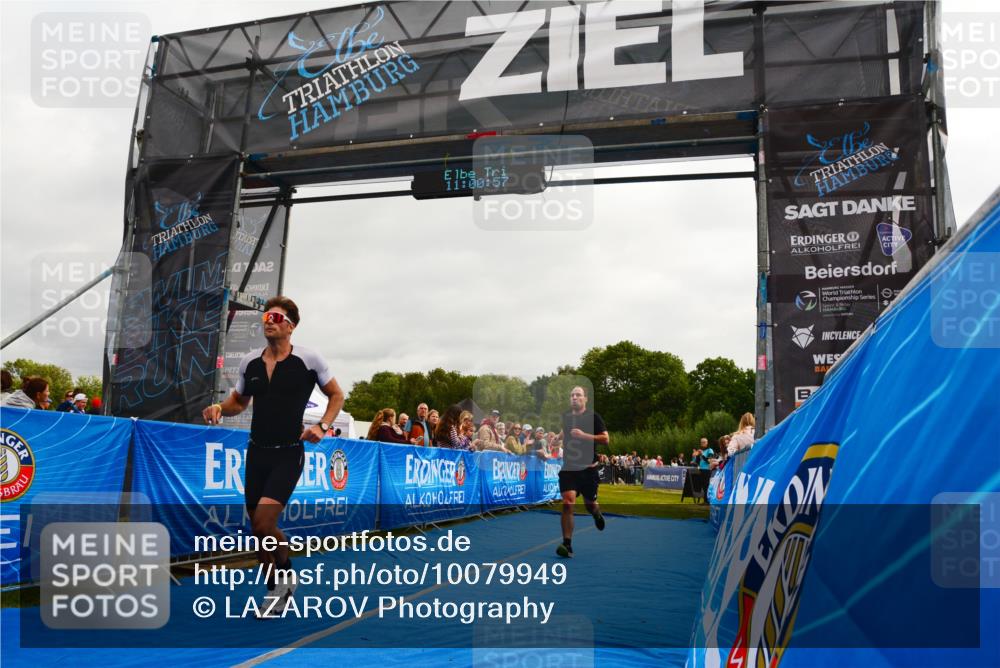 30.08.2026 - Elbe Triathlon Hamburg LAZAROV Photography http://msf.ph/oto/10079949 30.08.2026 11:00:57 Ziel 498, 676 meine-sportfotos.de