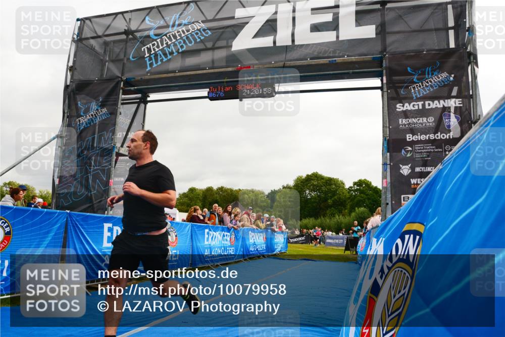 30.08.2026 - Elbe Triathlon Hamburg LAZAROV Photography http://msf.ph/oto/10079958 30.08.2026 11:00:59 Ziel 264, 498, 676, 987 meine-sportfotos.de