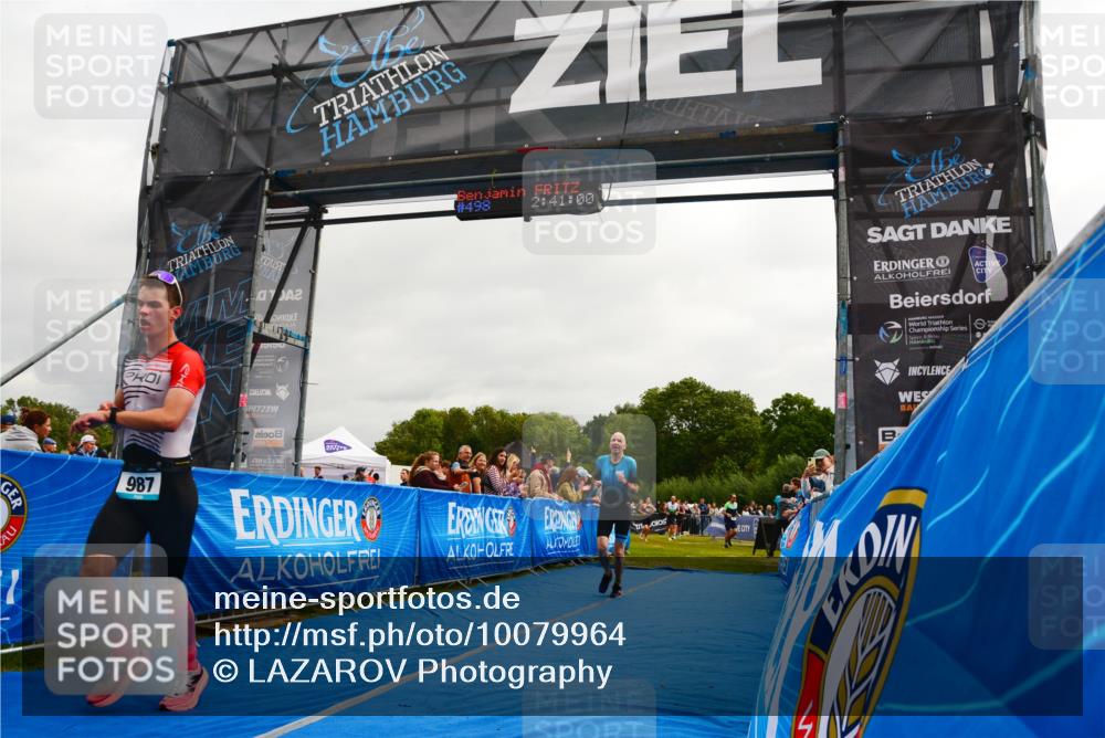 30.08.2026 - Elbe Triathlon Hamburg LAZAROV Photography http://msf.ph/oto/10079964 30.08.2026 11:01:06 Ziel 261, 264, 987 meine-sportfotos.de