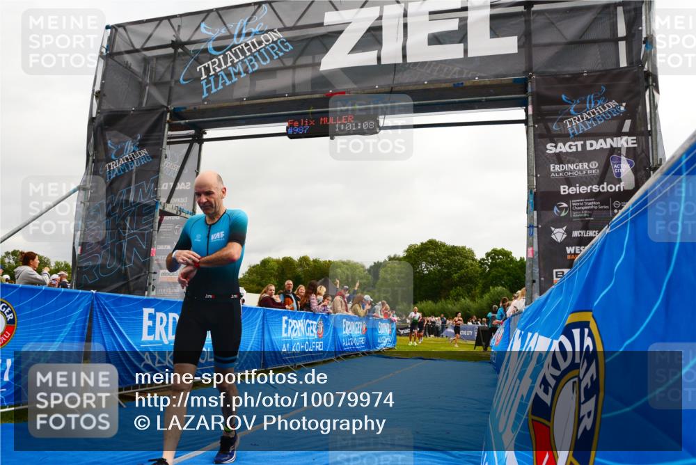 30.08.2026 - Elbe Triathlon Hamburg LAZAROV Photography http://msf.ph/oto/10079974 30.08.2026 11:01:09 Ziel 261, 264, 391, 987 meine-sportfotos.de