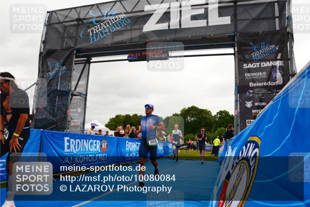 30.08.2026 - Elbe Triathlon Hamburg LAZAROV Photography http://msf.ph/oto/10080084 30.08.2026 11:04:05 Ziel 449, 642, 658, 664, 1897 meine-sportfotos.de