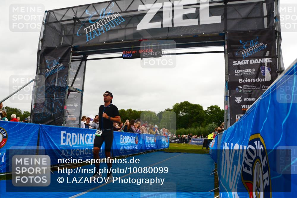 30.08.2026 - Elbe Triathlon Hamburg LAZAROV Photography http://msf.ph/oto/10080099 30.08.2026 11:04:17 Ziel 976 meine-sportfotos.de