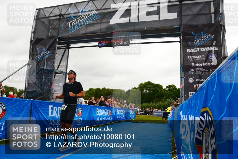 30.08.2026 - Elbe Triathlon Hamburg LAZAROV Photography http://msf.ph/oto/10080101 30.08.2026 11:04:18 Ziel 976 meine-sportfotos.de