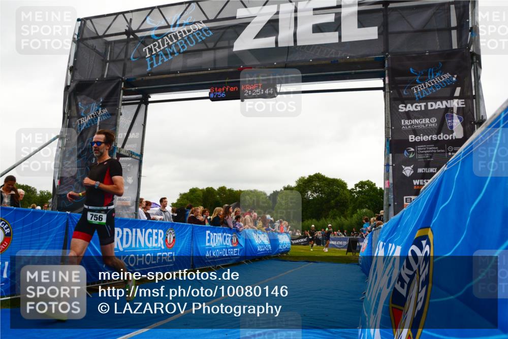 30.08.2026 - Elbe Triathlon Hamburg LAZAROV Photography http://msf.ph/oto/10080146 30.08.2026 11:05:44 Ziel 747, 756 meine-sportfotos.de