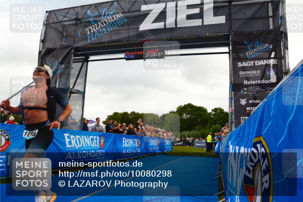 30.08.2026 - Elbe Triathlon Hamburg LAZAROV Photography http://msf.ph/oto/10080298 30.08.2026 11:09:08 Ziel 633, 1098 meine-sportfotos.de