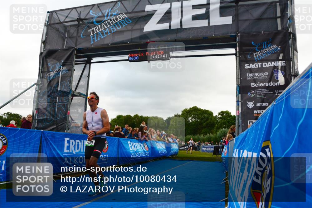 30.08.2026 - Elbe Triathlon Hamburg LAZAROV Photography http://msf.ph/oto/10080434 30.08.2026 11:11:44 Ziel 700 meine-sportfotos.de