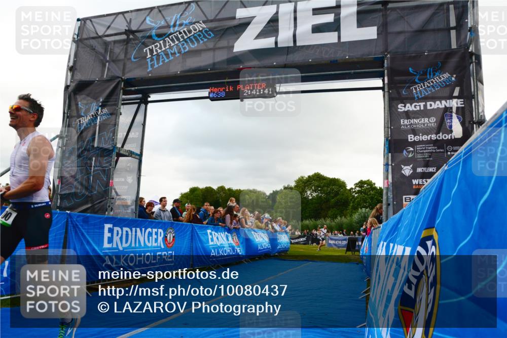 30.08.2026 - Elbe Triathlon Hamburg LAZAROV Photography http://msf.ph/oto/10080437 30.08.2026 11:11:44 Ziel 700 meine-sportfotos.de