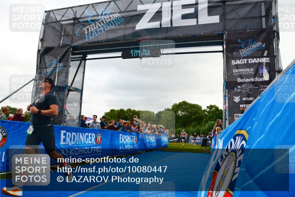 30.08.2026 - Elbe Triathlon Hamburg LAZAROV Photography http://msf.ph/oto/10080447 30.08.2026 11:12:03 Ziel 521, 558 meine-sportfotos.de