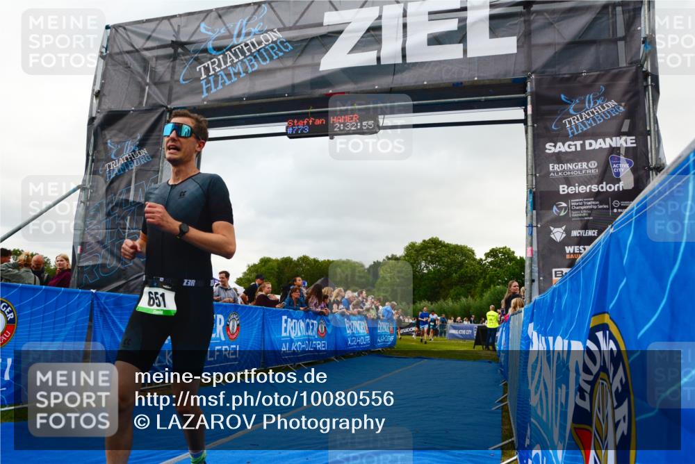 30.08.2026 - Elbe Triathlon Hamburg LAZAROV Photography http://msf.ph/oto/10080556 30.08.2026 11:13:14 Ziel 611, 651, 750, 1197 meine-sportfotos.de