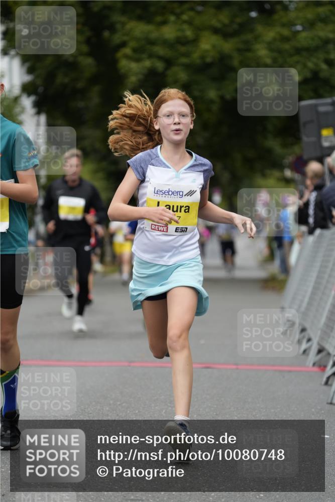 30.08.2026 - Blankeneser Heldenlauf Patografie http://msf.ph/oto/10080748 30.08.2026 09:43:05 Ziel 1025, 1041, 1047, 1129, 1209, 1210, 1425, 1488, 1623, 1663, 1718, 1777 meine-sportfotos.de