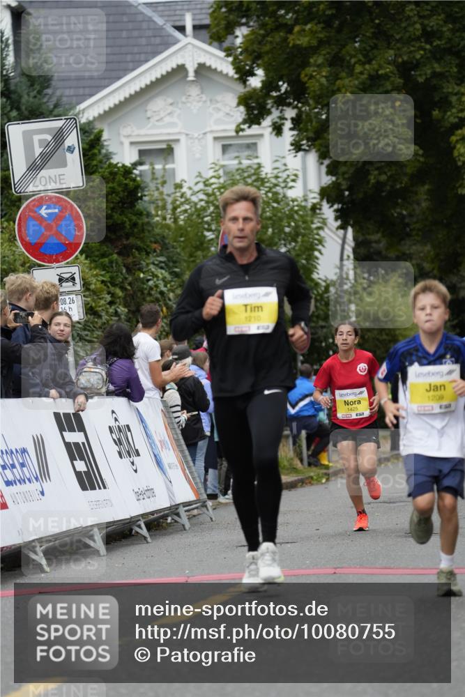 30.08.2026 - Blankeneser Heldenlauf Patografie http://msf.ph/oto/10080755 30.08.2026 09:43:08 Ziel 1047, 1129, 1209, 1210, 1425, 1623, 1624, 1663, 1718, 1777 meine-sportfotos.de