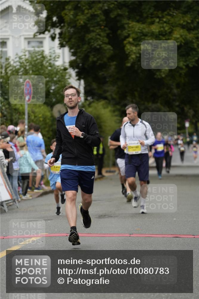 30.08.2026 - Blankeneser Heldenlauf Patografie http://msf.ph/oto/10080783 30.08.2026 09:43:22 Ziel 1039, 1360, 1361, 1661, 1796, 3597 meine-sportfotos.de
