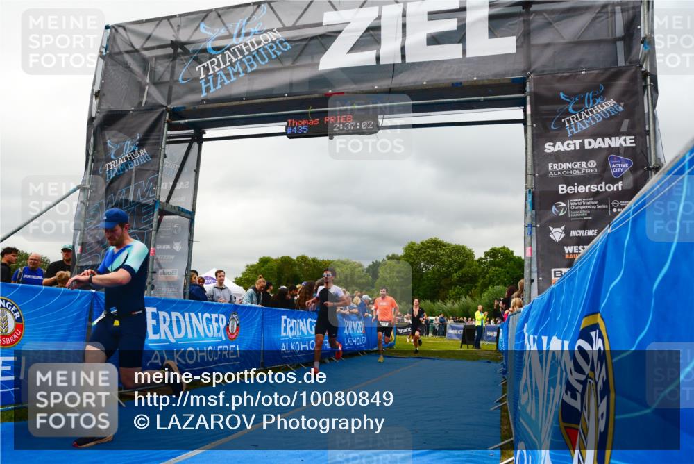 30.08.2026 - Elbe Triathlon Hamburg LAZAROV Photography http://msf.ph/oto/10080849 30.08.2026 11:17:07 Ziel 451, 526, 631, 1004, 1028 meine-sportfotos.de