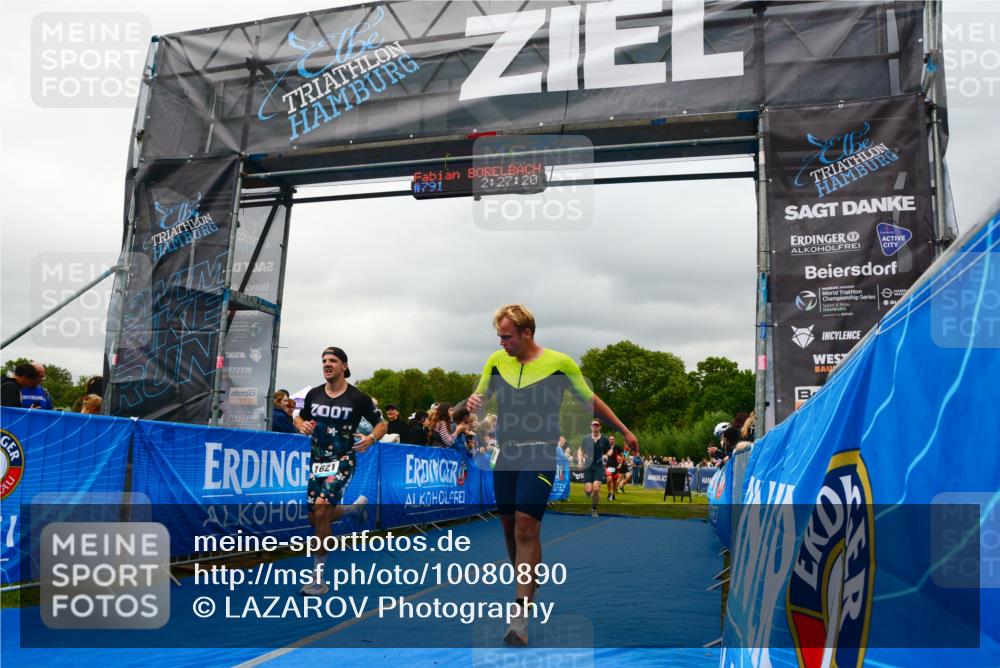 30.08.2026 - Elbe Triathlon Hamburg LAZAROV Photography http://msf.ph/oto/10080890 30.08.2026 11:17:36 Ziel 579, 580, 1148, 1621 meine-sportfotos.de