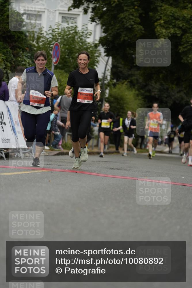 30.08.2026 - Blankeneser Heldenlauf Patografie http://msf.ph/oto/10080892 30.08.2026 09:44:16 Ziel 1024, 1095, 1096, 1182, 1304, 1613, 3659, 3660 meine-sportfotos.de