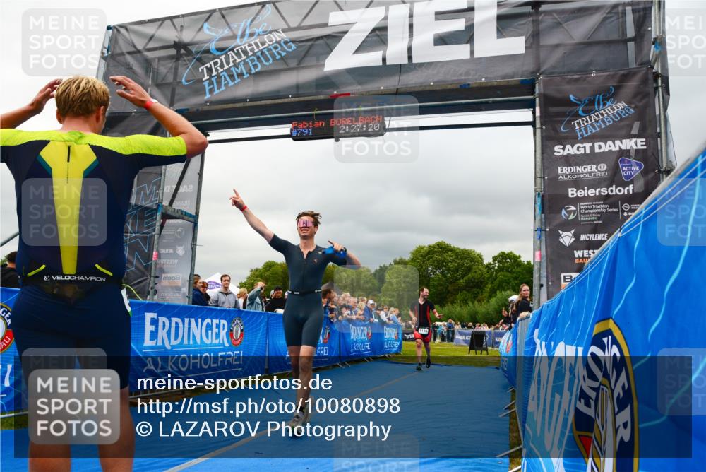 30.08.2026 - Elbe Triathlon Hamburg LAZAROV Photography http://msf.ph/oto/10080898 30.08.2026 11:17:39 Ziel 579, 580, 1148, 1621 meine-sportfotos.de