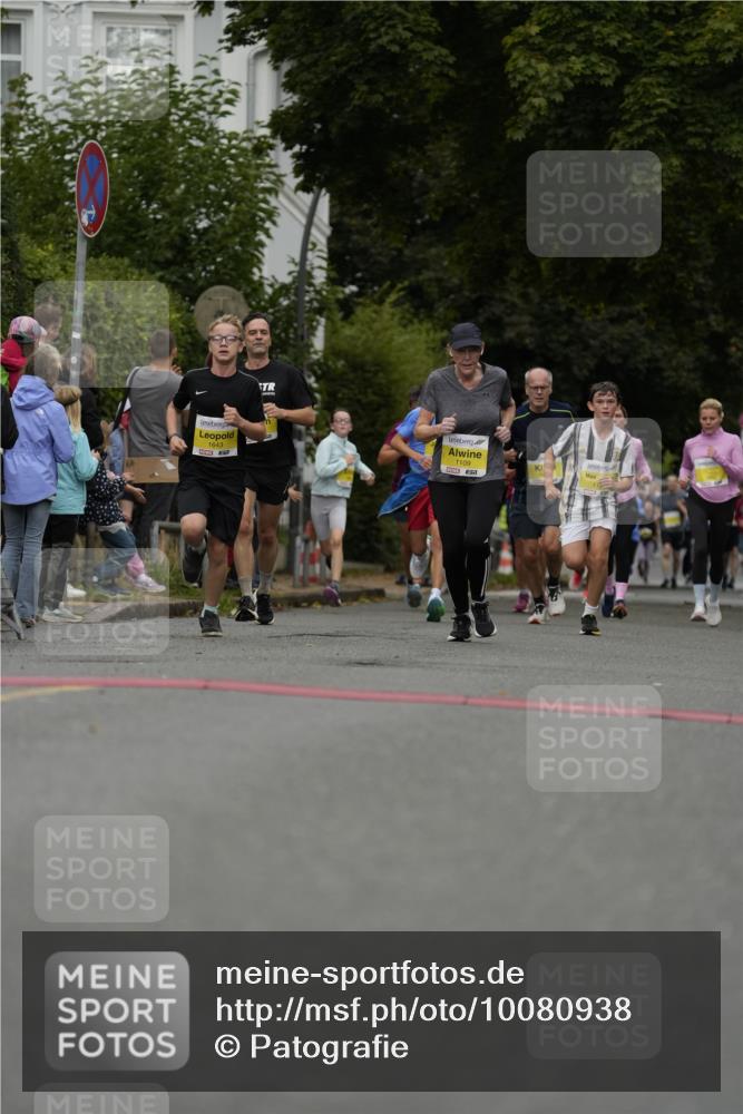 30.08.2026 - Blankeneser Heldenlauf Patografie http://msf.ph/oto/10080938 30.08.2026 09:44:37 Ziel 1038, 1109, 1187, 1643, 1759 meine-sportfotos.de