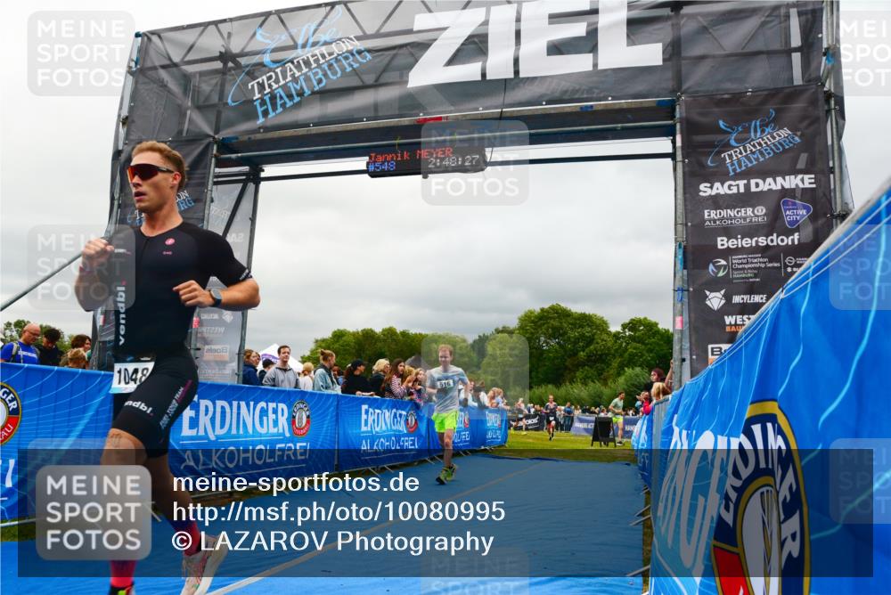 30.08.2026 - Elbe Triathlon Hamburg LAZAROV Photography http://msf.ph/oto/10080995 30.08.2026 11:18:37 Ziel 516, 1048, 1076 meine-sportfotos.de