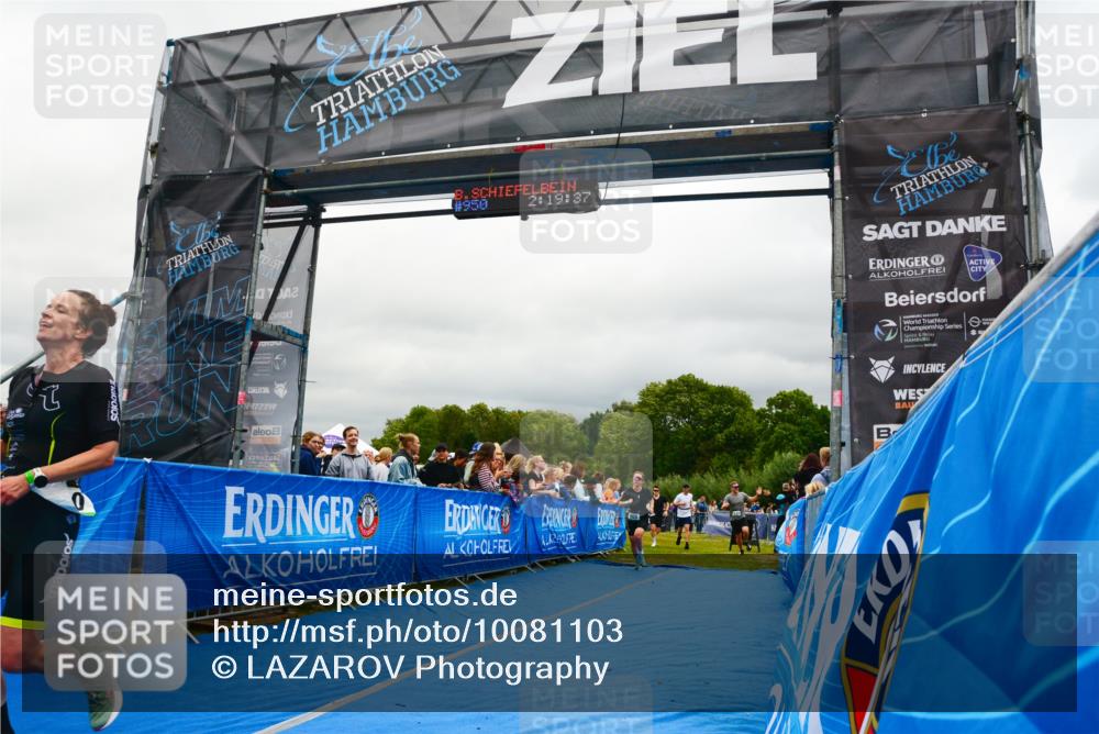 30.08.2026 - Elbe Triathlon Hamburg LAZAROV Photography http://msf.ph/oto/10081103 30.08.2026 11:19:37 Ziel 950, 1091, 1108, 1111 meine-sportfotos.de