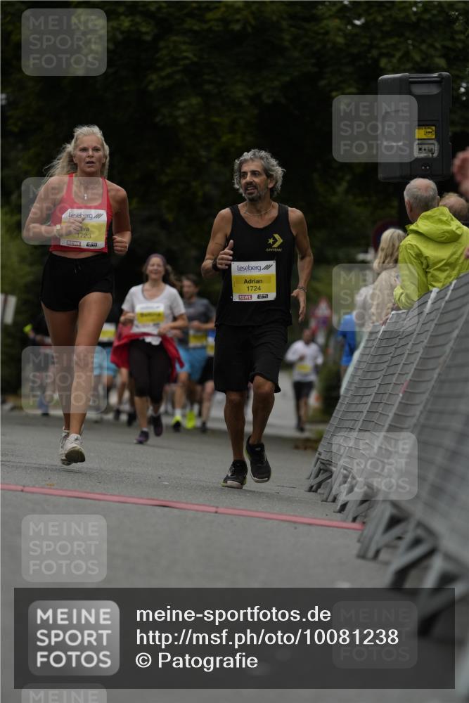 30.08.2026 - Blankeneser Heldenlauf Patografie http://msf.ph/oto/10081238 30.08.2026 09:46:54 Ziel 1609, 1723, 1724 meine-sportfotos.de