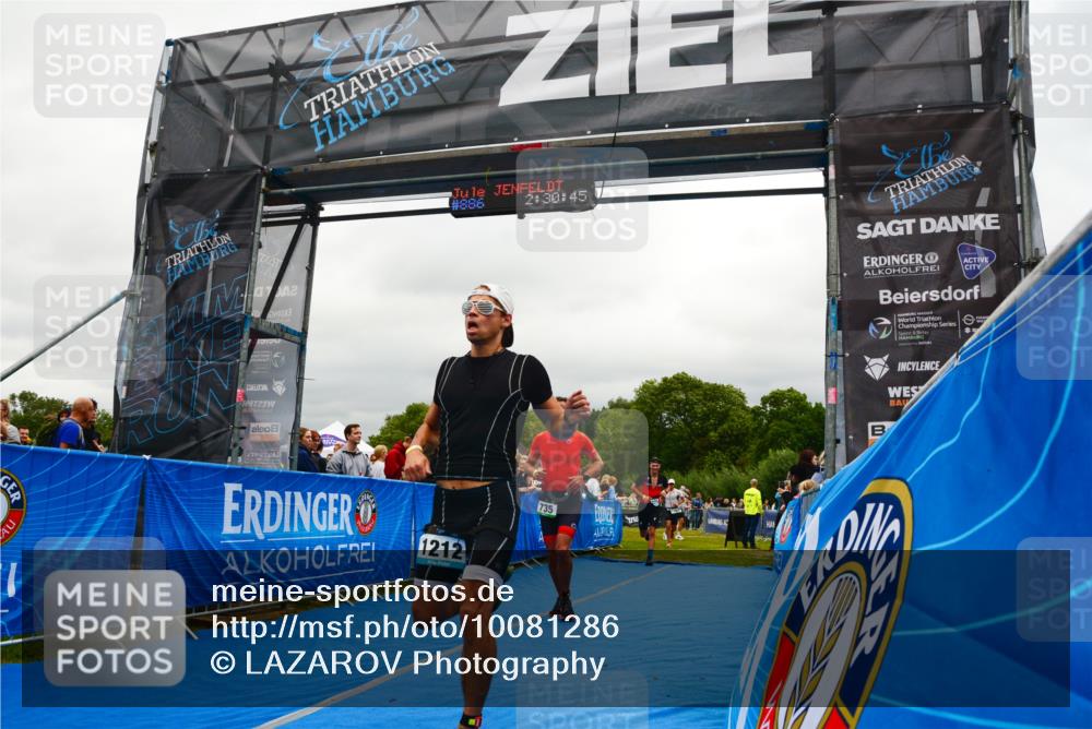 30.08.2026 - Elbe Triathlon Hamburg LAZAROV Photography http://msf.ph/oto/10081286 30.08.2026 11:21:02 Ziel 735, 1100, 1212, 1225 meine-sportfotos.de