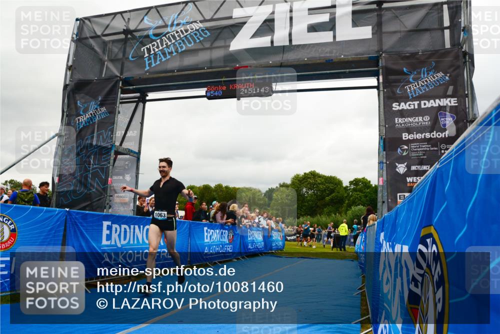 30.08.2026 - Elbe Triathlon Hamburg LAZAROV Photography http://msf.ph/oto/10081460 30.08.2026 11:21:59 Ziel 703, 1063, 1113 meine-sportfotos.de