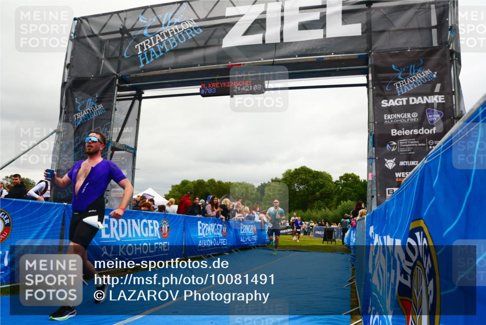 30.08.2026 - Elbe Triathlon Hamburg LAZAROV Photography http://msf.ph/oto/10081491 30.08.2026 11:22:26 Ziel 589, 1009, 1035, 1069 meine-sportfotos.de