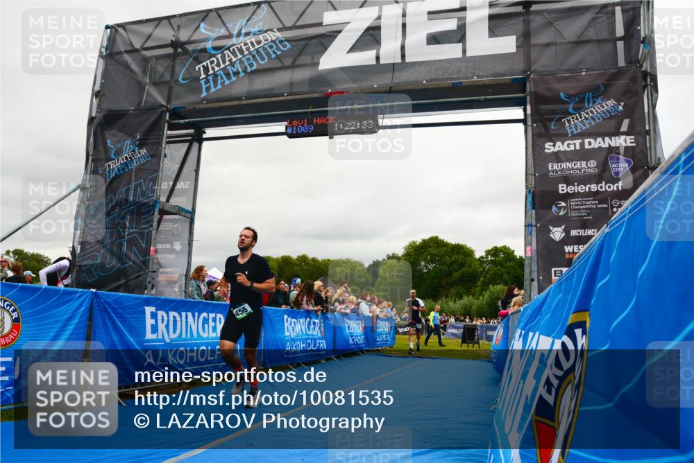 30.08.2026 - Elbe Triathlon Hamburg LAZAROV Photography http://msf.ph/oto/10081535 30.08.2026 11:22:46 Ziel 455, 853, 1210 meine-sportfotos.de