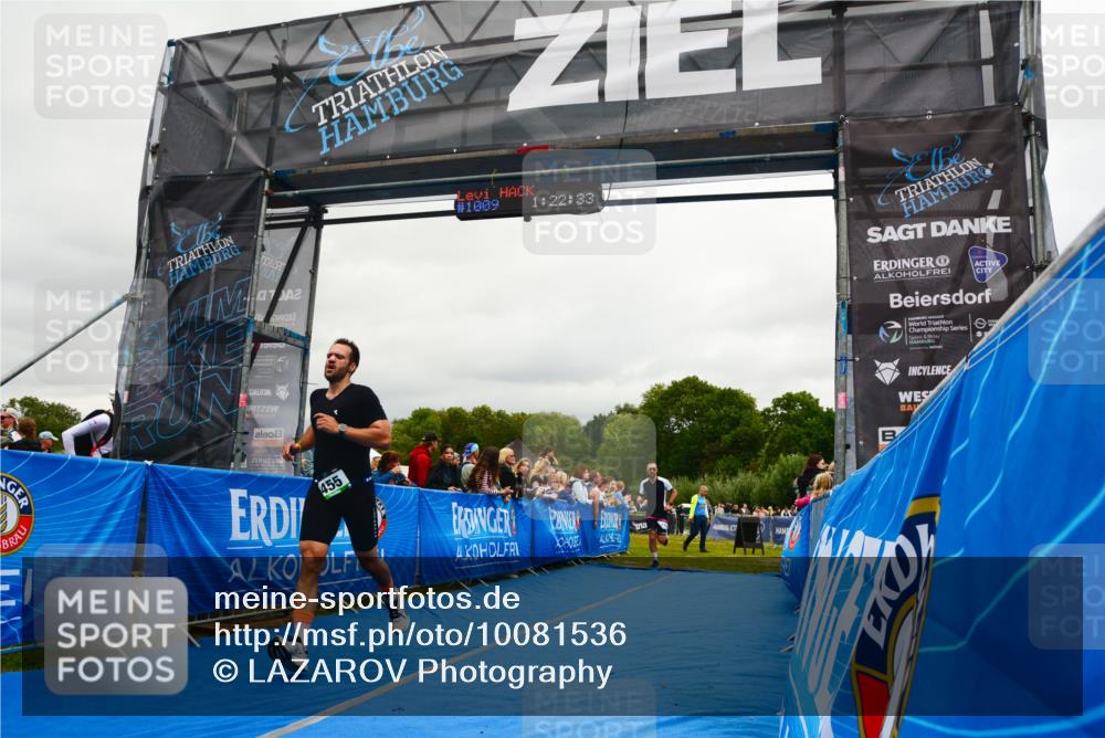 30.08.2026 - Elbe Triathlon Hamburg LAZAROV Photography http://msf.ph/oto/10081536 30.08.2026 11:22:46 Ziel 455, 853, 1210 meine-sportfotos.de