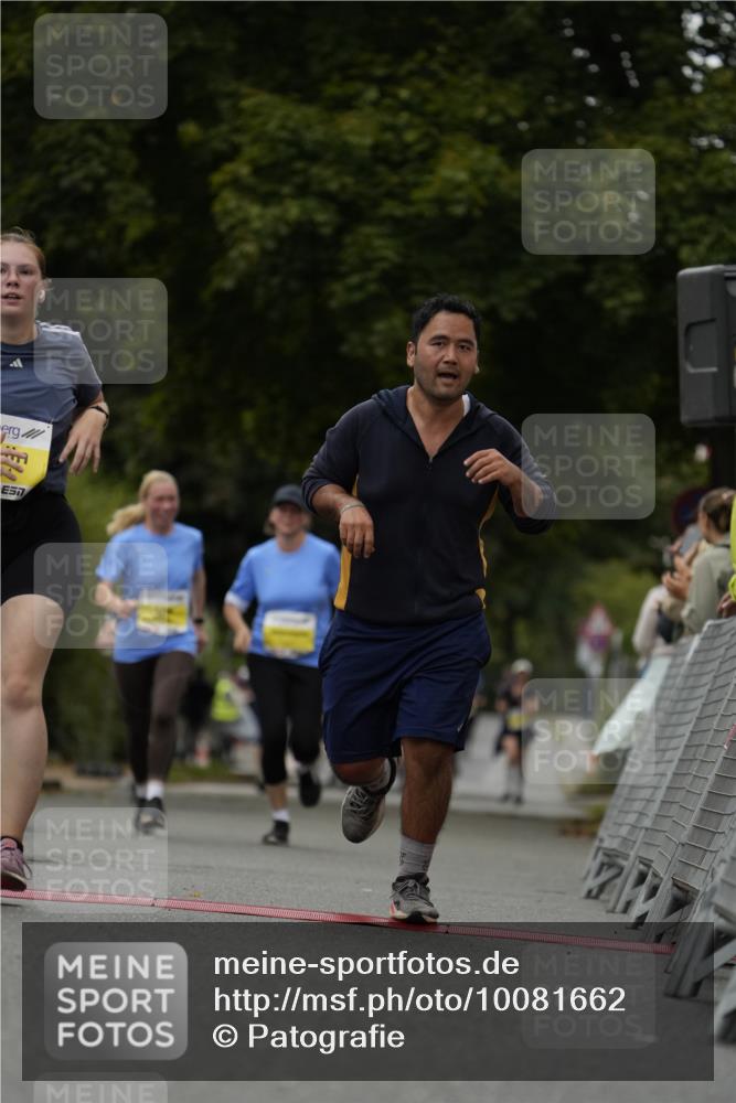 30.08.2026 - Blankeneser Heldenlauf Patografie http://msf.ph/oto/10081662 30.08.2026 09:50:31 Ziel 1040, 1090, 1214, 1342, 1427, 1428, 1551 meine-sportfotos.de
