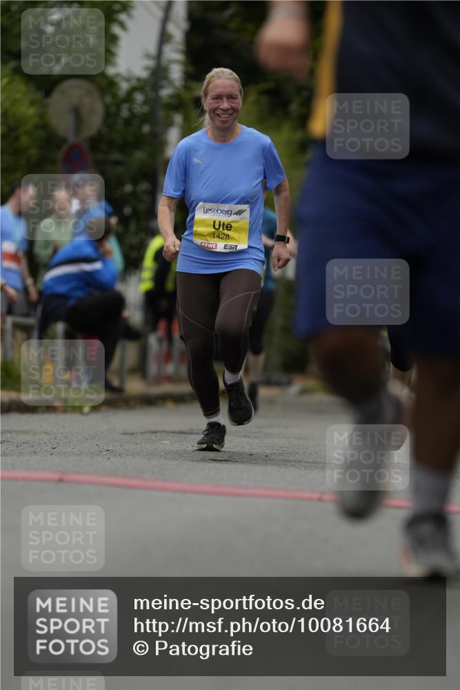 30.08.2026 - Blankeneser Heldenlauf Patografie http://msf.ph/oto/10081664 30.08.2026 09:50:32 Ziel 1090, 1214, 1342, 1427, 1428, 1551 meine-sportfotos.de