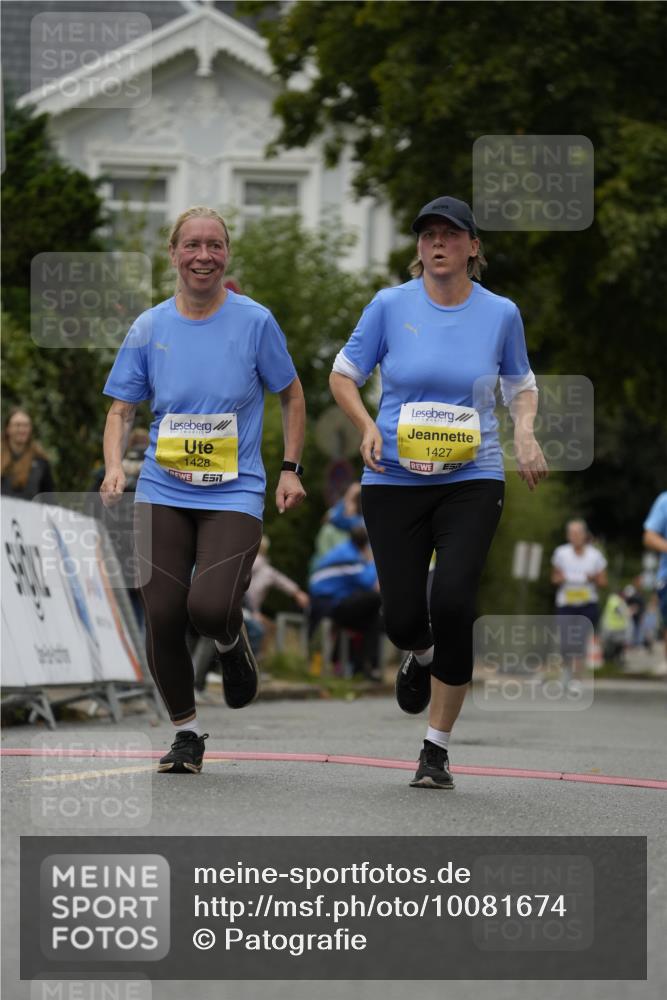 30.08.2026 - Blankeneser Heldenlauf Patografie http://msf.ph/oto/10081674 30.08.2026 09:50:36 Ziel 1214, 1427, 1428 meine-sportfotos.de