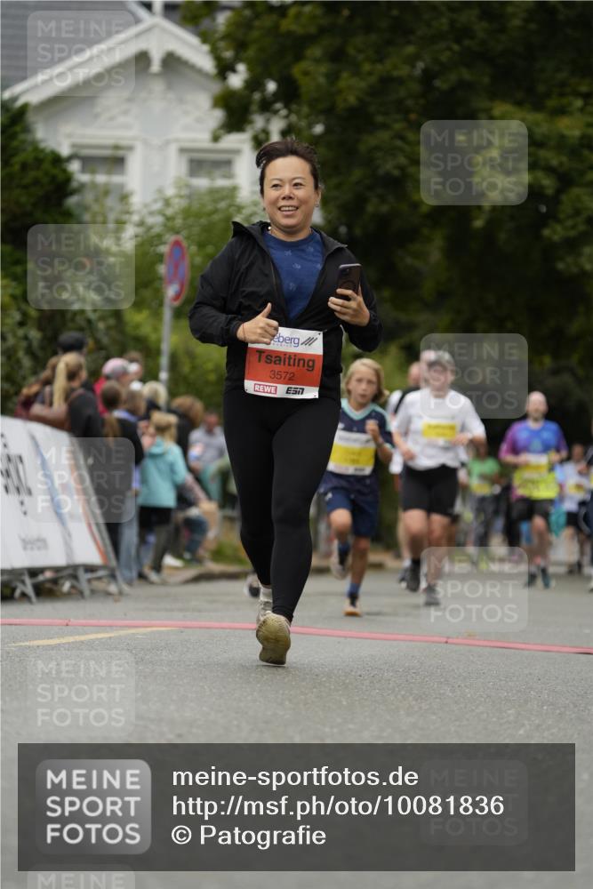 30.08.2026 - Blankeneser Heldenlauf Patografie http://msf.ph/oto/10081836 30.08.2026 09:52:03 Ziel 1496, 1580, 1638, 1688, 1733, 1783, 3572 meine-sportfotos.de