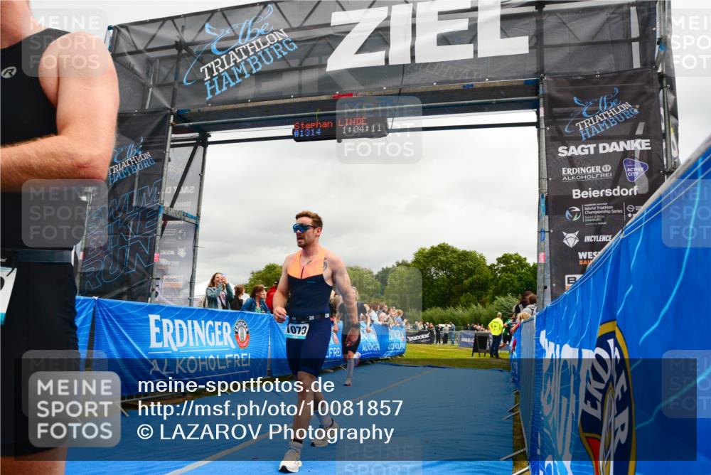 30.08.2026 - Elbe Triathlon Hamburg LAZAROV Photography http://msf.ph/oto/10081857 30.08.2026 11:24:29 Ziel 898, 1022, 1073 meine-sportfotos.de