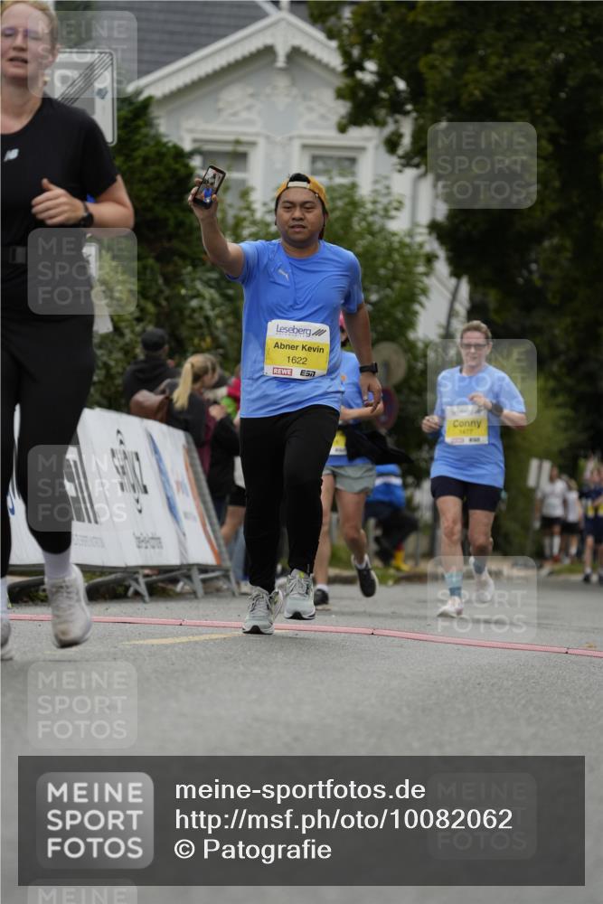 30.08.2026 - Blankeneser Heldenlauf Patografie http://msf.ph/oto/10082062 30.08.2026 09:54:36 Ziel 1122, 1318, 1463, 1464, 1465, 1466, 1467, 1477, 1622, 1649 meine-sportfotos.de