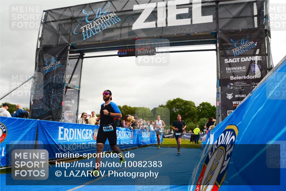 30.08.2026 - Elbe Triathlon Hamburg LAZAROV Photography http://msf.ph/oto/10082383 30.08.2026 11:28:03 Ziel 587, 754, 1065, 1068, 1103 meine-sportfotos.de