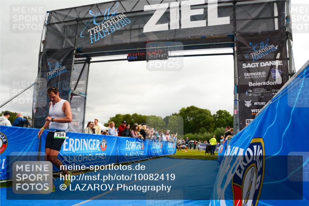 30.08.2026 - Elbe Triathlon Hamburg LAZAROV Photography http://msf.ph/oto/10082419 30.08.2026 11:28:07 Ziel 687, 754, 1103 meine-sportfotos.de