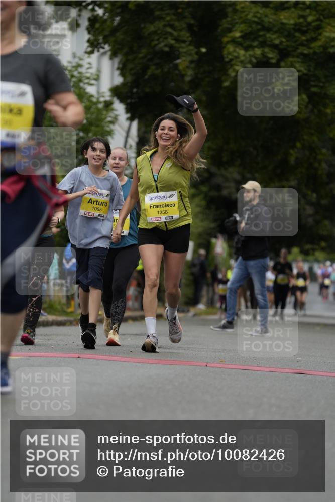 30.08.2026 - Blankeneser Heldenlauf Patografie http://msf.ph/oto/10082426 30.08.2026 09:58:07 Ziel 1085, 1130, 1258, 1426, 1586, 1587 meine-sportfotos.de