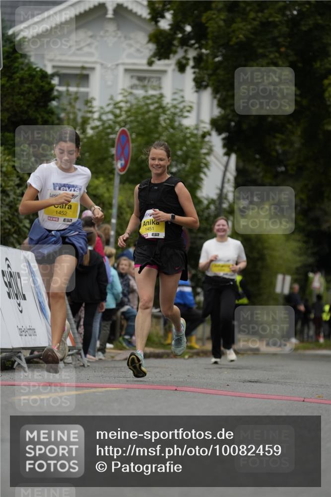30.08.2026 - Blankeneser Heldenlauf Patografie http://msf.ph/oto/10082459 30.08.2026 09:58:35 Ziel 1089, 1242, 1251, 1451, 1452 meine-sportfotos.de