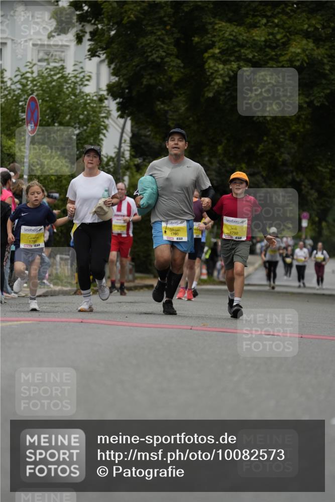 30.08.2026 - Blankeneser Heldenlauf Patografie http://msf.ph/oto/10082573 30.08.2026 09:58:56 Ziel 1790, 1791, 1792, 1793 meine-sportfotos.de