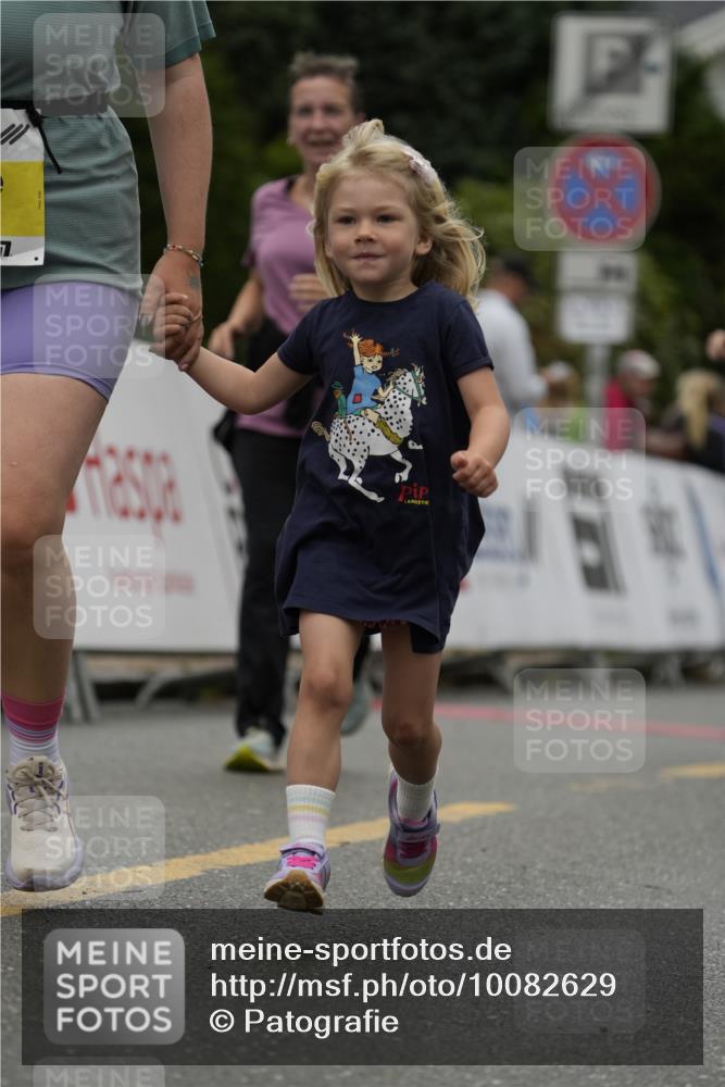 30.08.2026 - Blankeneser Heldenlauf Patografie http://msf.ph/oto/10082629 30.08.2026 10:00:20 Ziel 1074, 1432, 1434, 1436, 1679, 1708, 1709 meine-sportfotos.de