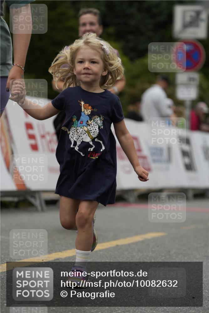 30.08.2026 - Blankeneser Heldenlauf Patografie http://msf.ph/oto/10082632 30.08.2026 10:00:21 Ziel 1074, 1432, 1434, 1436, 1679, 1708, 1709 meine-sportfotos.de