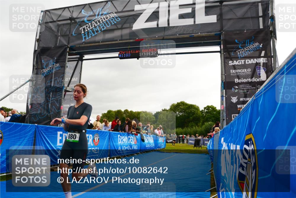 30.08.2026 - Elbe Triathlon Hamburg LAZAROV Photography http://msf.ph/oto/10082642 30.08.2026 11:29:53 Ziel 880, 1092 meine-sportfotos.de