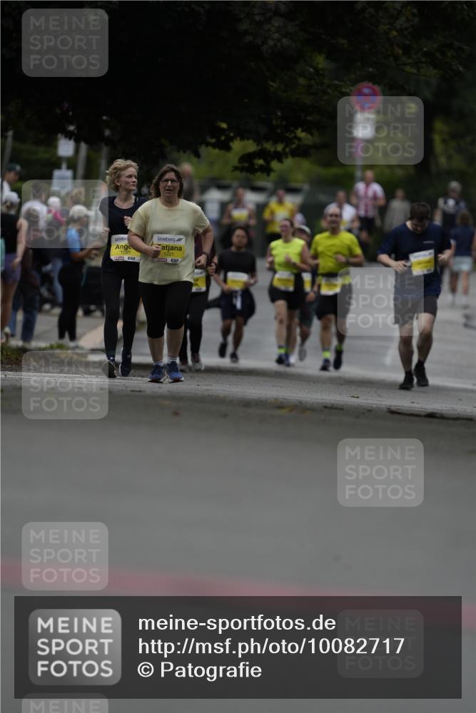 30.08.2026 - Blankeneser Heldenlauf Patografie http://msf.ph/oto/10082717 30.08.2026 10:01:47 Ziel 1274, 1409, 1550 meine-sportfotos.de