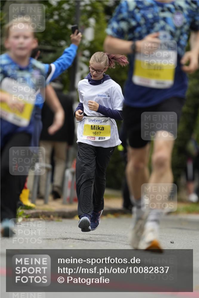 30.08.2026 - Blankeneser Heldenlauf Patografie http://msf.ph/oto/10082837 30.08.2026 10:03:29 Ziel 1015, 1017, 1540 meine-sportfotos.de